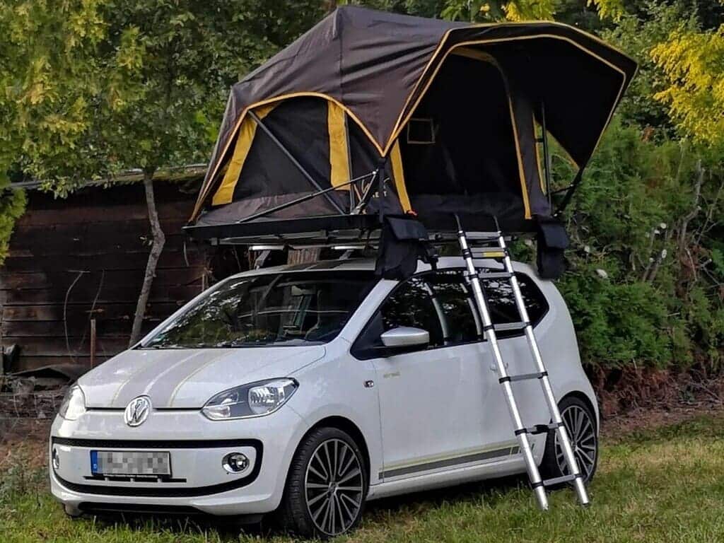 Kleinwagen VW Up mit Lazy Tent Dachzelt