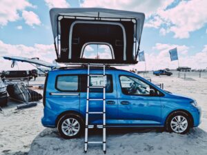 VW Caddy 5 mit Dachzelt Lazy Tent von LAYZEE
